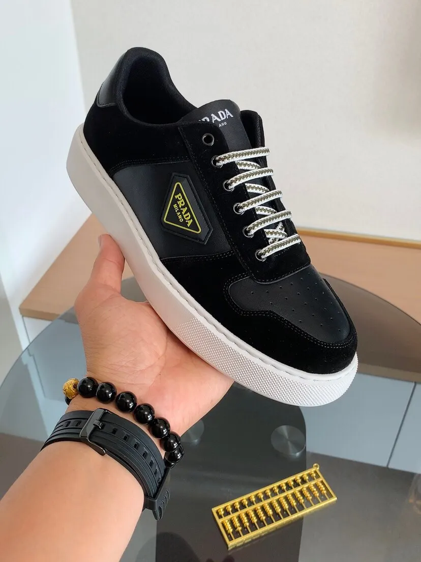 Factory price 420. 【PRADA】Prada’s latest 🎁🎁 fashionable casual men’s shoes 👟, hot style 💥 simple and elegant style, exclusive for trendy men. Exclusive official website latest brand 👑original decoration, fashionable and generous, original cowhide leather ✅ breathable sheepskin lining, official website designated wear-resistant casual outsole, classic model taken in real life 🎬38-44. Can be customized45
